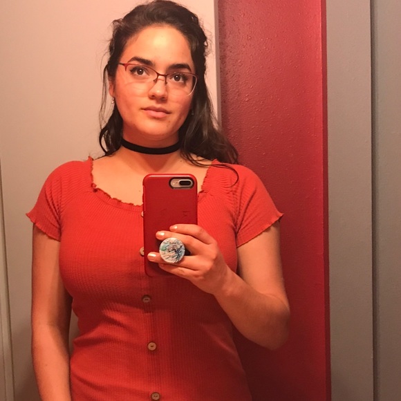 Meet your Posher, Angie - Picture 2 of 4